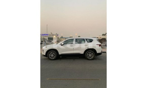 Buy Import Hyundai Santa Fe White Car in Import - Dubai in Great Comore Buy Import Hyundai Santa Fe White Car in Import - Dubai in Great Comore