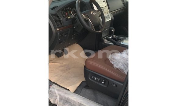 Buy Import Toyota Land Cruiser Black Car in Import - Dubai in Great Comore Buy Import Toyota Land Cruiser Black Car in Import - Dubai in Great Comore