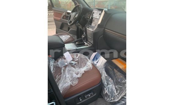 Buy Import Toyota Land Cruiser Black Car in Import - Dubai in Great Comore Buy Import Toyota Land Cruiser Black Car in Import - Dubai in Great Comore