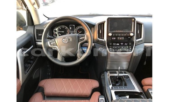 Buy Import Toyota Land Cruiser Black Car in Import - Dubai in Great Comore Buy Import Toyota Land Cruiser Black Car in Import - Dubai in Great Comore