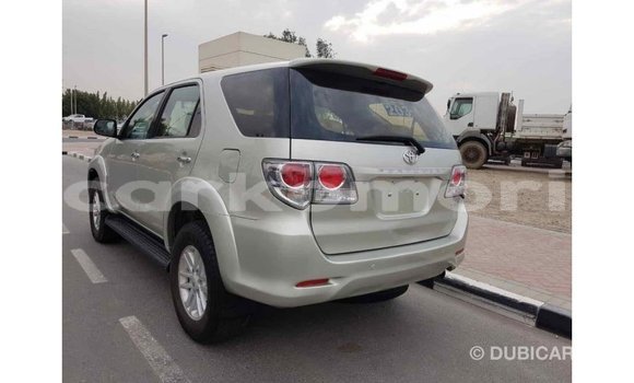 Acheter Import Voiture Toyota Fortuner Autre à Import - Dubai, Grande Comore Acheter Import Voiture Toyota Fortuner Autre à Import - Dubai, Grande Comore