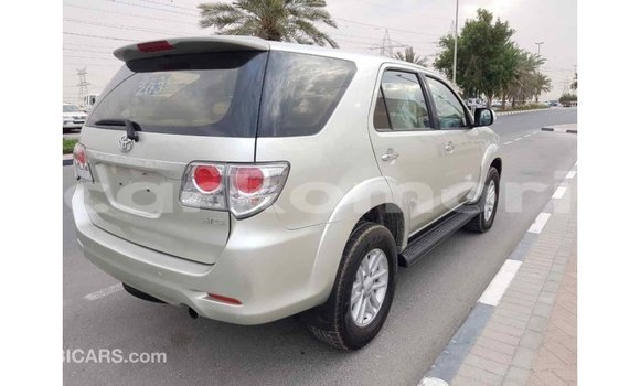 Acheter Import Voiture Toyota Fortuner Autre à Import - Dubai, Grande Comore Acheter Import Voiture Toyota Fortuner Autre à Import - Dubai, Grande Comore