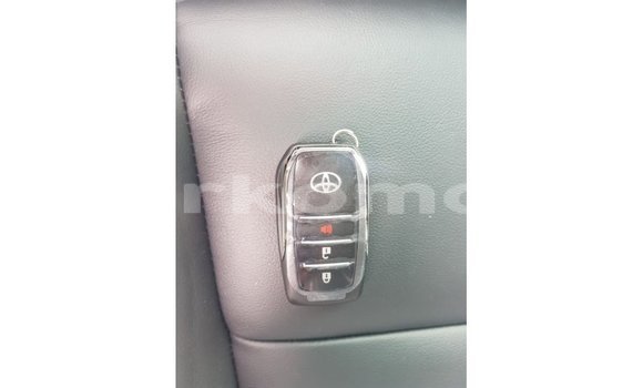 Acheter Import Voiture Toyota Hilux Marron à Import - Dubai, Grande Comore Acheter Import Voiture Toyota Hilux Marron à Import - Dubai, Grande Comore