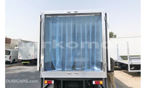 Acheter Import Utilitaire Hino 300 Series Blanc à Import - Dubai, Grande Comore Acheter Import Utilitaire Hino 300 Series Blanc à Import - Dubai, Grande Comore