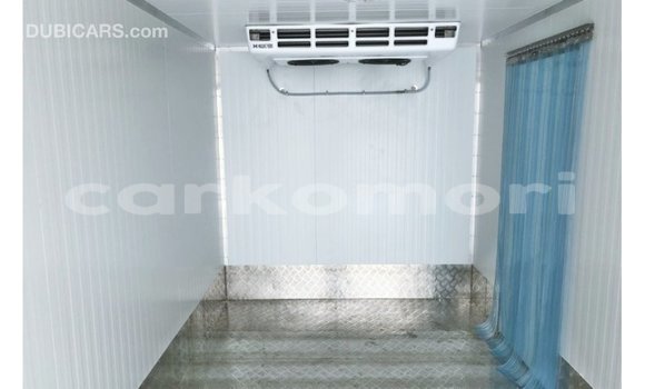 Acheter Import Utilitaire Hino 300 Series Blanc à Import - Dubai, Grande Comore Acheter Import Utilitaire Hino 300 Series Blanc à Import - Dubai, Grande Comore