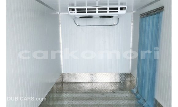 Acheter Import Utilitaire Hino 300 Series Blanc à Import - Dubai, Grande Comore Acheter Import Utilitaire Hino 300 Series Blanc à Import - Dubai, Grande Comore