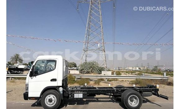 Buy Import Mitsubishi Carisma White Car in Import - Dubai in Great Comore Buy Import Mitsubishi Carisma White Car in Import - Dubai in Great Comore