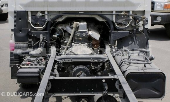 Buy Import Mitsubishi Carisma White Car in Import - Dubai in Great Comore Buy Import Mitsubishi Carisma White Car in Import - Dubai in Great Comore