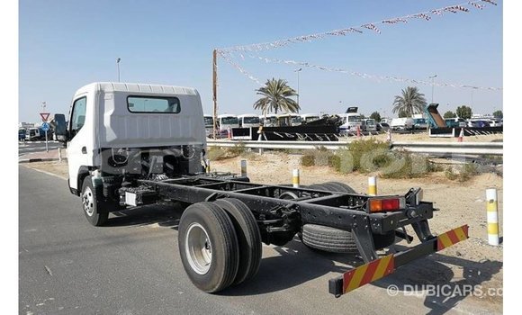 Buy Import Mitsubishi Carisma White Car in Import - Dubai in Great Comore Buy Import Mitsubishi Carisma White Car in Import - Dubai in Great Comore