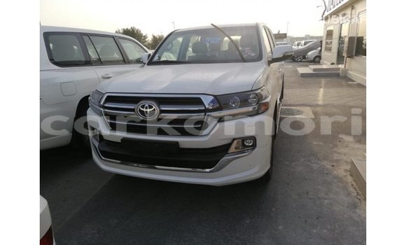 Acheter Import Voiture Toyota Land Cruiser Blanc à Import - Dubai, Grande Comore Acheter Import Voiture Toyota Land Cruiser Blanc à Import - Dubai, Grande Comore