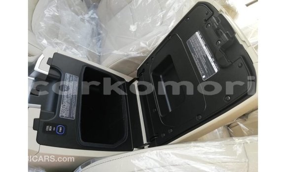 Acheter Import Voiture Toyota Land Cruiser Blanc à Import - Dubai, Grande Comore Acheter Import Voiture Toyota Land Cruiser Blanc à Import - Dubai, Grande Comore