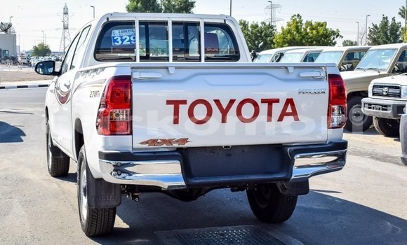 Buy Import Toyota Hilux White Car in Import - Dubai in Great Comore Buy Import Toyota Hilux White Car in Import - Dubai in Great Comore