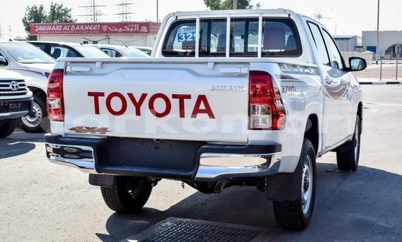 Buy Import Toyota Hilux White Car in Import - Dubai in Great Comore Buy Import Toyota Hilux White Car in Import - Dubai in Great Comore