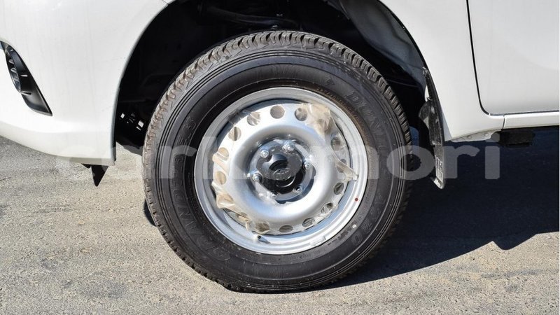 Big with watermark toyota hilux grande comore import dubai 1798