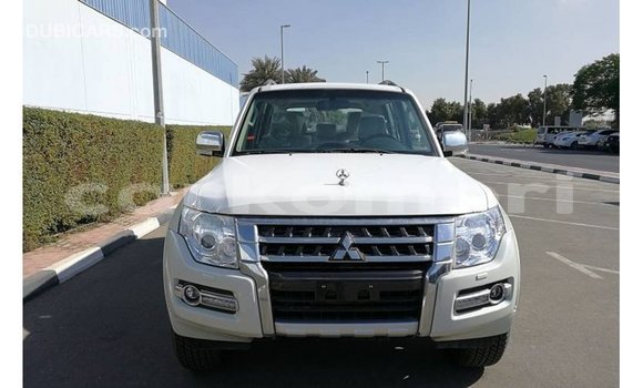 Buy Import Mitsubishi Pajero White Car in Import - Dubai in Great Comore Buy Import Mitsubishi Pajero White Car in Import - Dubai in Great Comore