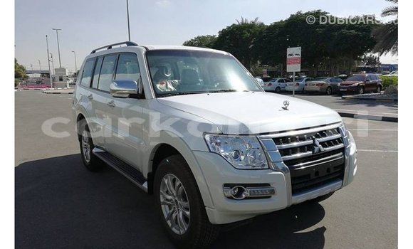 Buy Import Mitsubishi Pajero White Car in Import - Dubai in Great Comore Buy Import Mitsubishi Pajero White Car in Import - Dubai in Great Comore