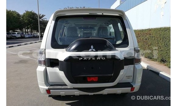 Buy Import Mitsubishi Pajero White Car in Import - Dubai in Great Comore Buy Import Mitsubishi Pajero White Car in Import - Dubai in Great Comore