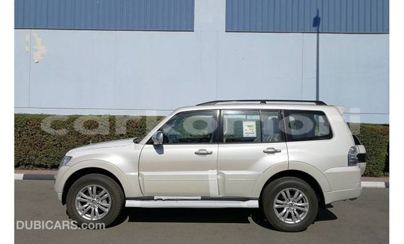 Buy Import Mitsubishi Pajero White Car in Import - Dubai in Great Comore Buy Import Mitsubishi Pajero White Car in Import - Dubai in Great Comore