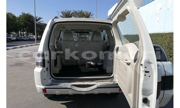 Buy Import Mitsubishi Pajero White Car in Import - Dubai in Great Comore Buy Import Mitsubishi Pajero White Car in Import - Dubai in Great Comore