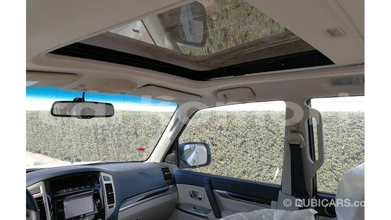 Big with watermark mitsubishi pajero grande comore import dubai 1802