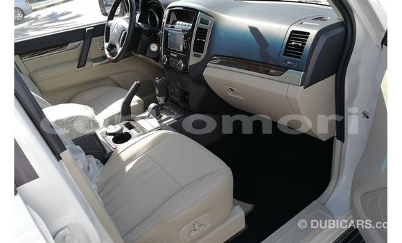 Buy Import Mitsubishi Pajero White Car in Import - Dubai in Great Comore Buy Import Mitsubishi Pajero White Car in Import - Dubai in Great Comore
