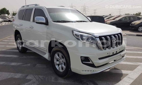 Acheter Import Voiture Toyota Prado Blanc à Import - Dubai, Grande Comore Acheter Import Voiture Toyota Prado Blanc à Import - Dubai, Grande Comore