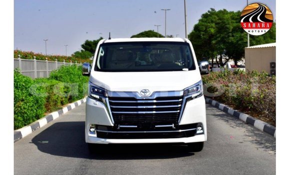Acheter Import Voiture Toyota Granvia Blanc à Import - Dubai, Grande Comore Acheter Import Voiture Toyota Granvia Blanc à Import - Dubai, Grande Comore