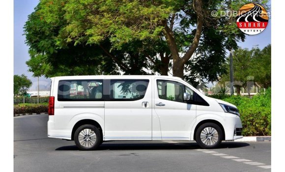 Acheter Import Voiture Toyota Granvia Blanc à Import - Dubai, Grande Comore Acheter Import Voiture Toyota Granvia Blanc à Import - Dubai, Grande Comore