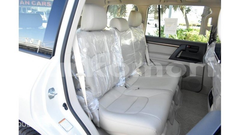 Big with watermark toyota land cruiser grande comore import dubai 1810