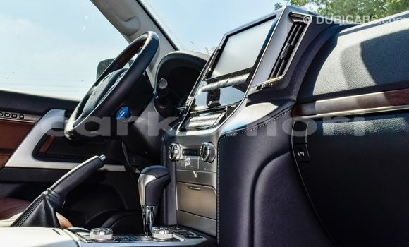 Buy Import Toyota Land Cruiser Black Car in Import - Dubai in Great Comore Buy Import Toyota Land Cruiser Black Car in Import - Dubai in Great Comore