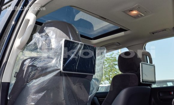 Buy Import Toyota Land Cruiser Black Car in Import - Dubai in Great Comore Buy Import Toyota Land Cruiser Black Car in Import - Dubai in Great Comore