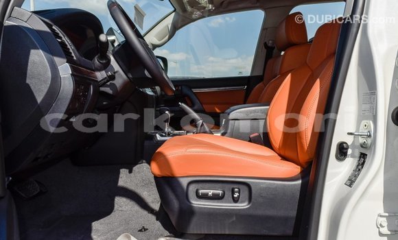 Buy Import Toyota Land Cruiser White Car in Import - Dubai in Great Comore Buy Import Toyota Land Cruiser White Car in Import - Dubai in Great Comore