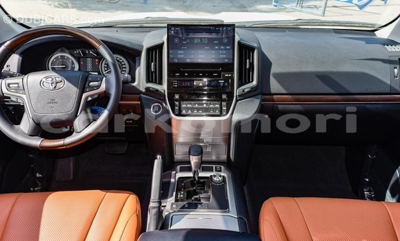 Buy Import Toyota Land Cruiser White Car in Import - Dubai in Great Comore Buy Import Toyota Land Cruiser White Car in Import - Dubai in Great Comore