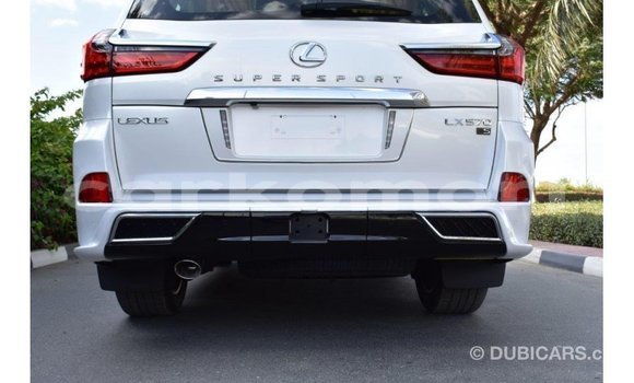 Acheter Import Voiture Lexus LX Blanc à Import - Dubai, Grande Comore Acheter Import Voiture Lexus LX Blanc à Import - Dubai, Grande Comore