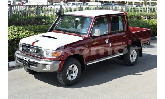 Acheter Import Voiture Toyota Land Cruiser Rouge à Import - Dubai, Grande Comore Acheter Import Voiture Toyota Land Cruiser Rouge à Import - Dubai, Grande Comore