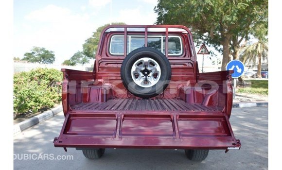Acheter Import Voiture Toyota Land Cruiser Rouge à Import - Dubai, Grande Comore Acheter Import Voiture Toyota Land Cruiser Rouge à Import - Dubai, Grande Comore
