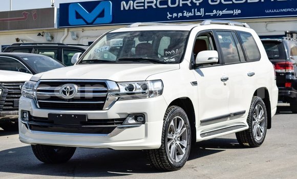 Buy Import Toyota Land Cruiser White Car in Import - Dubai in Great Comore Buy Import Toyota Land Cruiser White Car in Import - Dubai in Great Comore