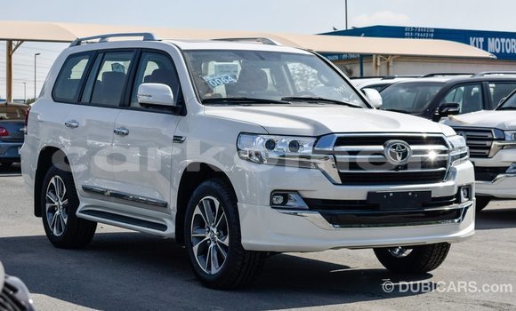 Buy Import Toyota Land Cruiser White Car in Import - Dubai in Great Comore Buy Import Toyota Land Cruiser White Car in Import - Dubai in Great Comore