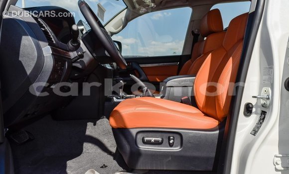 Buy Import Toyota Land Cruiser White Car in Import - Dubai in Great Comore Buy Import Toyota Land Cruiser White Car in Import - Dubai in Great Comore