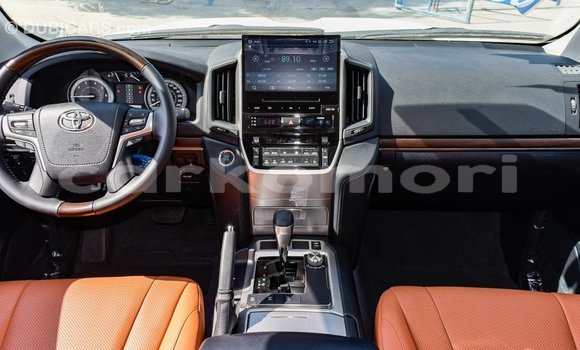 Buy Import Toyota Land Cruiser White Car in Import - Dubai in Great Comore Buy Import Toyota Land Cruiser White Car in Import - Dubai in Great Comore