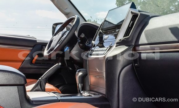Buy Import Toyota Land Cruiser White Car in Import - Dubai in Great Comore Buy Import Toyota Land Cruiser White Car in Import - Dubai in Great Comore
