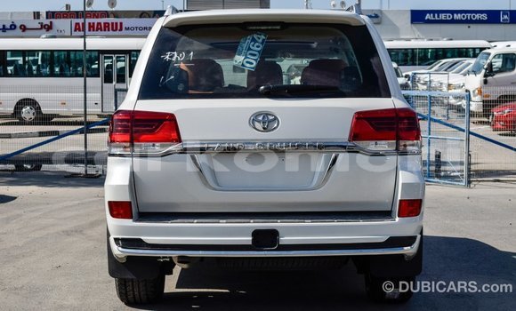 Buy Import Toyota Land Cruiser White Car in Import - Dubai in Great Comore Buy Import Toyota Land Cruiser White Car in Import - Dubai in Great Comore