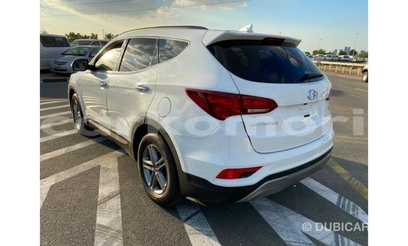 Acheter Import Voiture Hyundai Santa Fe Blanc à Import - Dubai, Grande Comore Acheter Import Voiture Hyundai Santa Fe Blanc à Import - Dubai, Grande Comore