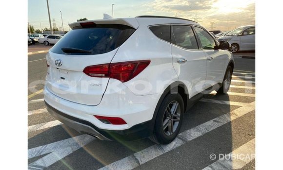 Acheter Import Voiture Hyundai Santa Fe Blanc à Import - Dubai, Grande Comore Acheter Import Voiture Hyundai Santa Fe Blanc à Import - Dubai, Grande Comore
