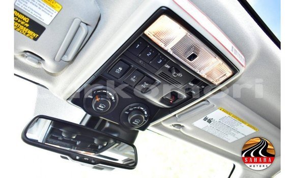 Acheter Import Voiture Toyota 4Runner Blanc à Import - Dubai, Grande Comore Acheter Import Voiture Toyota 4Runner Blanc à Import - Dubai, Grande Comore