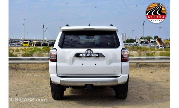 Acheter Import Voiture Toyota 4Runner Blanc à Import - Dubai, Grande Comore Acheter Import Voiture Toyota 4Runner Blanc à Import - Dubai, Grande Comore