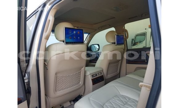 Acheter Import Voiture Toyota Land Cruiser Autre à Import - Dubai, Grande Comore Acheter Import Voiture Toyota Land Cruiser Autre à Import - Dubai, Grande Comore