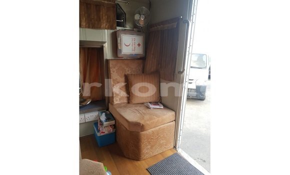 Acheter Import Voiture Kia Carens Blanc à Import - Dubai, Grande Comore Acheter Import Voiture Kia Carens Blanc à Import - Dubai, Grande Comore