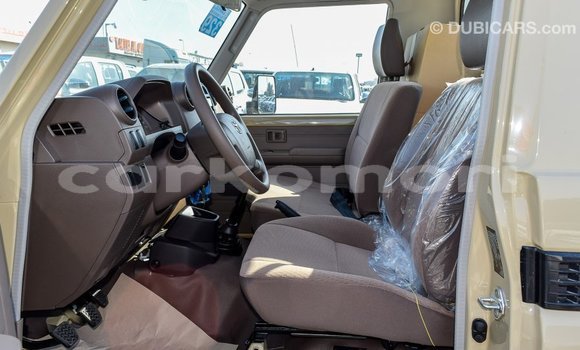 Buy Import Toyota Land Cruiser Beige Car in Import - Dubai in Great Comore Buy Import Toyota Land Cruiser Beige Car in Import - Dubai in Great Comore