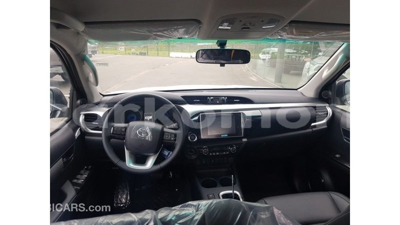 Big with watermark toyota hilux grande comore import dubai 1845